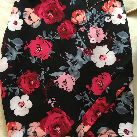 NWOT Charlotte Russe floral dress - Picture 3 of 3